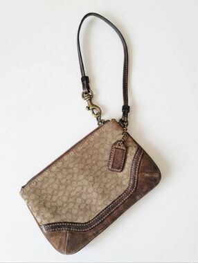 VINTAGE COACH Leather Trim Signature Jacquard Wristlet